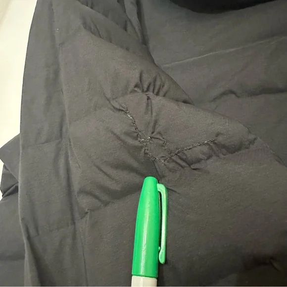 Lululemon Navigation Down Hoodie w/flaw - Picture 4 of 9